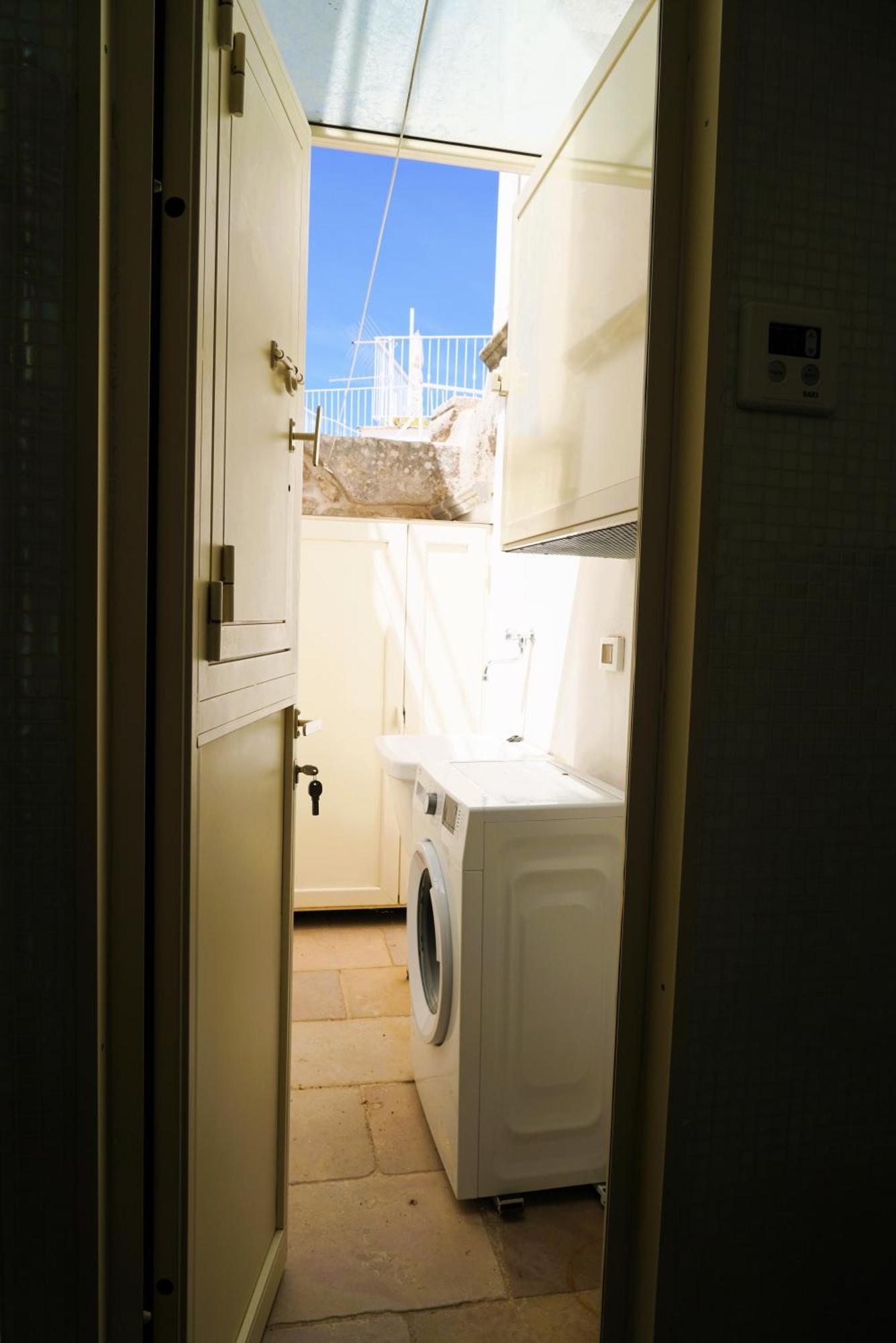 Dimora Lo Scrigno - Una Perla Nel Cuore Di Ostuni Bagian luar foto