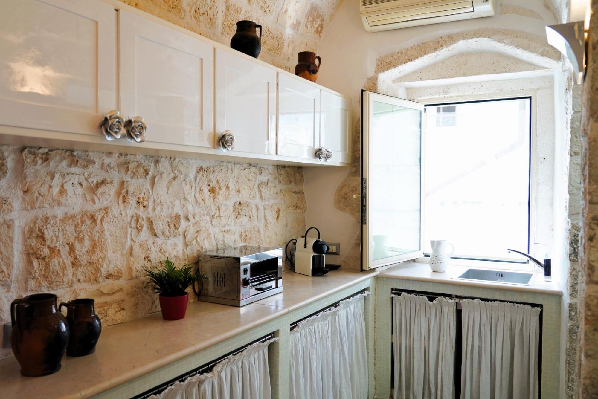 Dimora Lo Scrigno - Una Perla Nel Cuore Di Ostuni Bagian luar foto