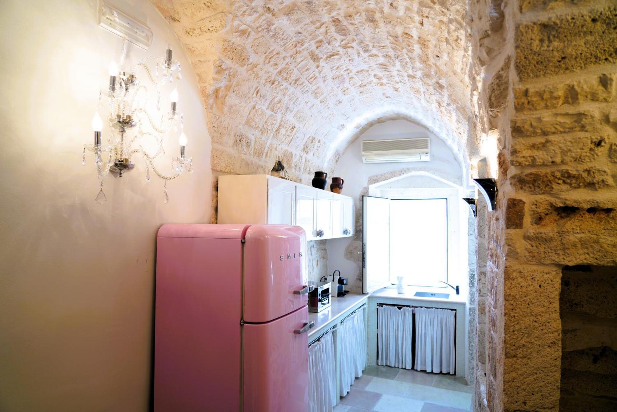 Dimora Lo Scrigno - Una Perla Nel Cuore Di Ostuni Bagian luar foto