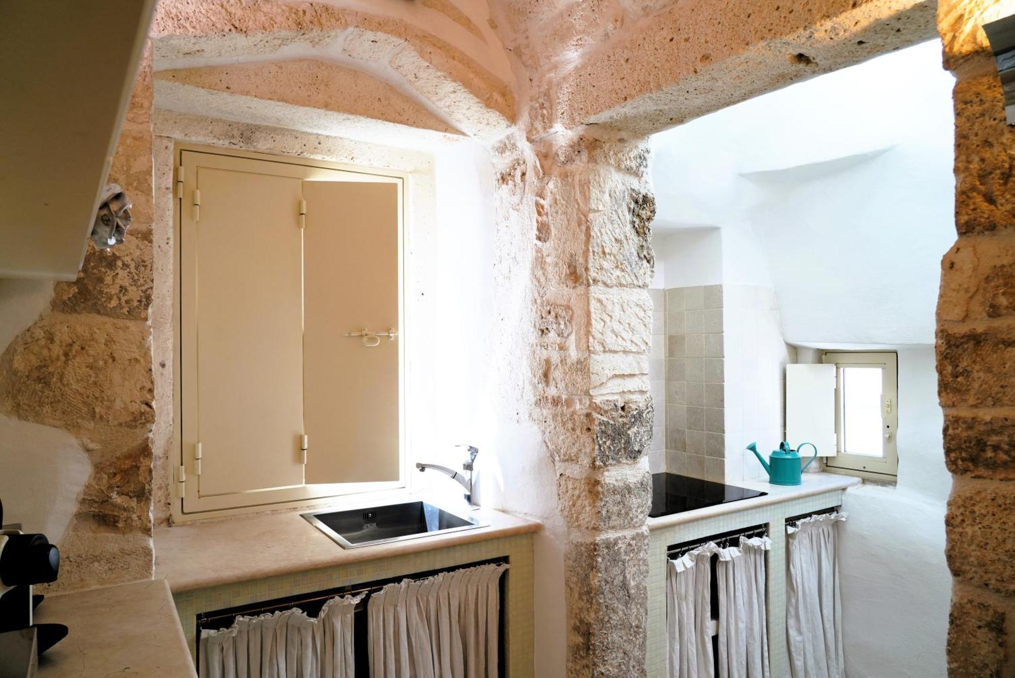 Dimora Lo Scrigno - Una Perla Nel Cuore Di Ostuni Bagian luar foto
