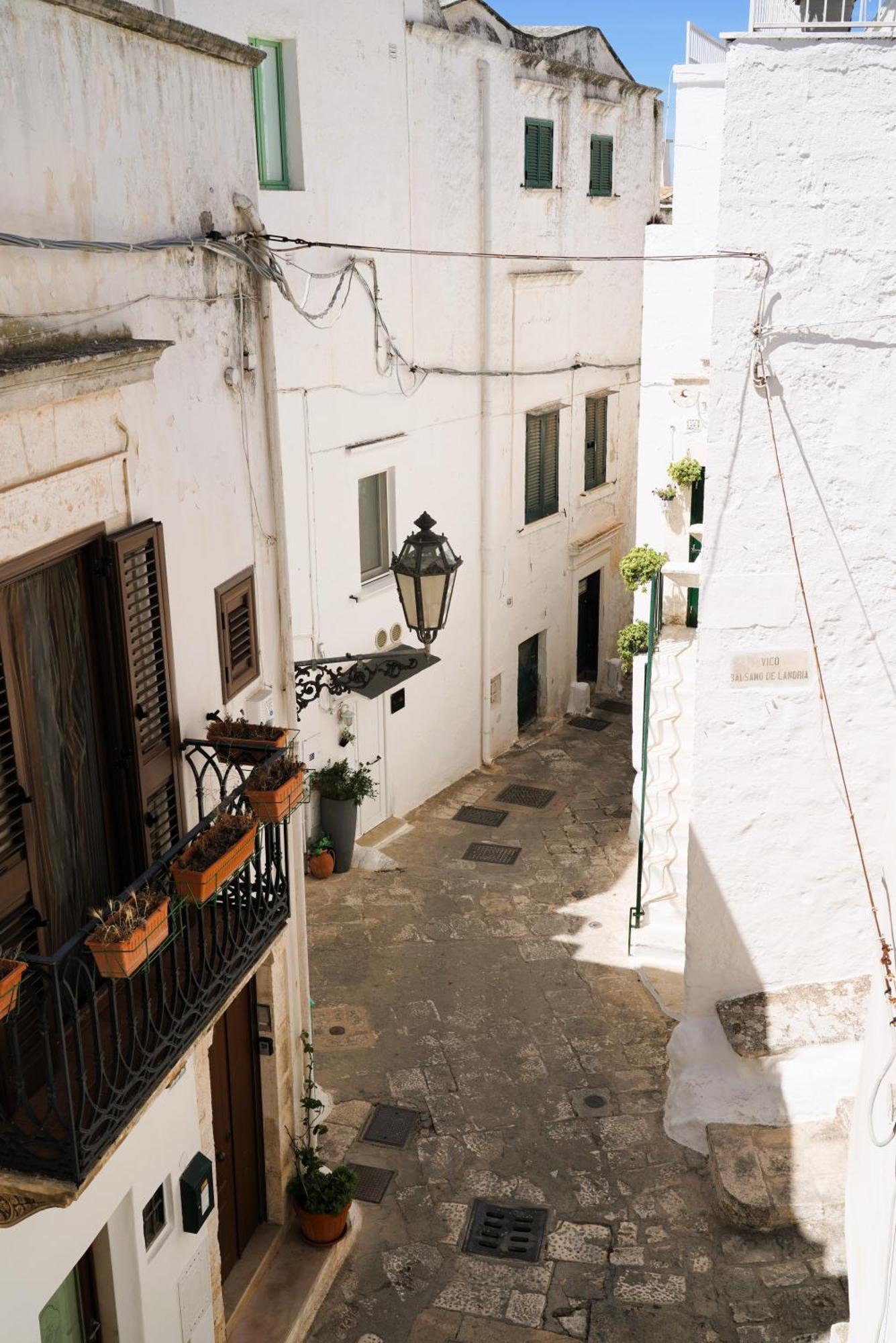 Dimora Lo Scrigno - Una Perla Nel Cuore Di Ostuni Bagian luar foto