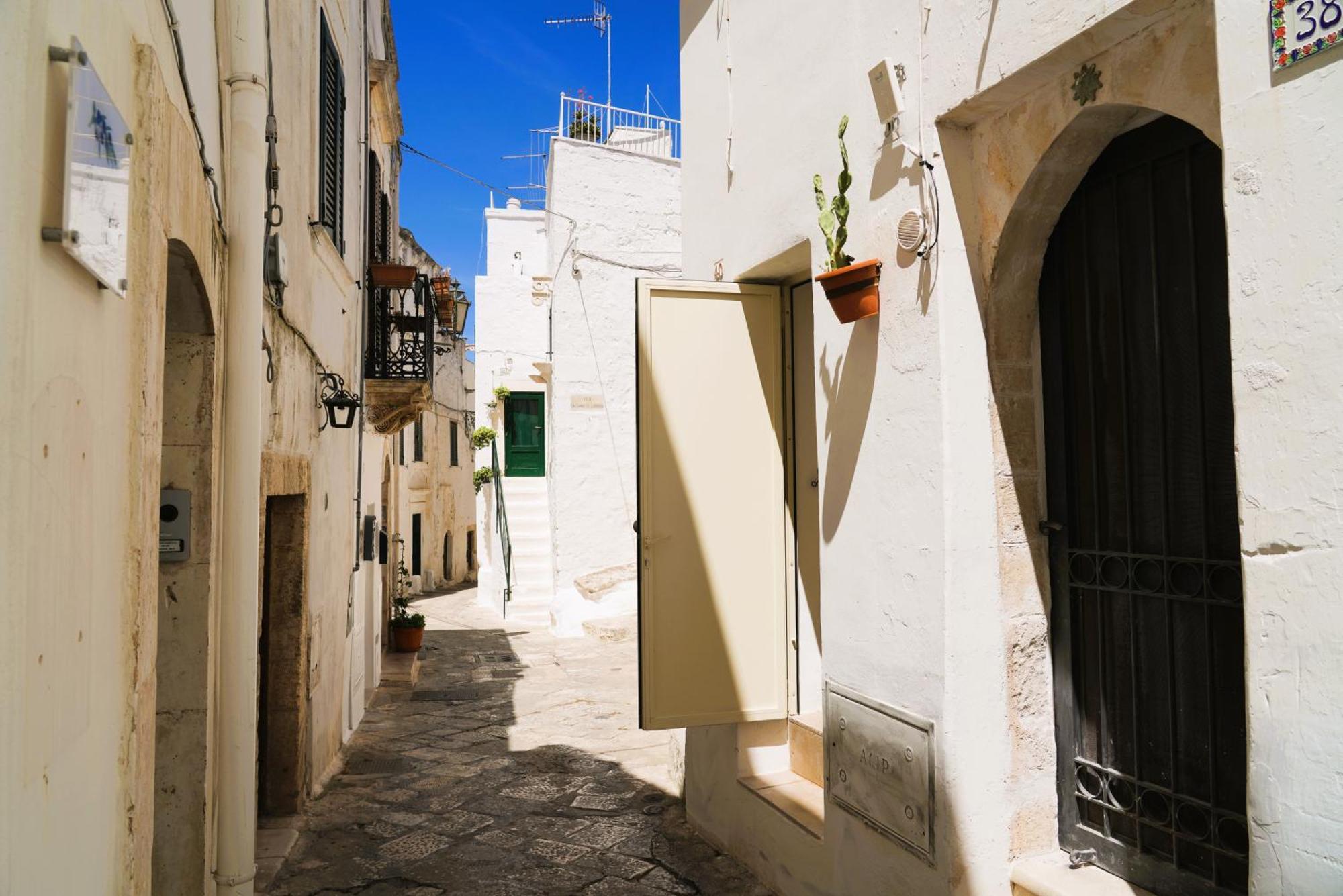 Dimora Lo Scrigno - Una Perla Nel Cuore Di Ostuni Bagian luar foto