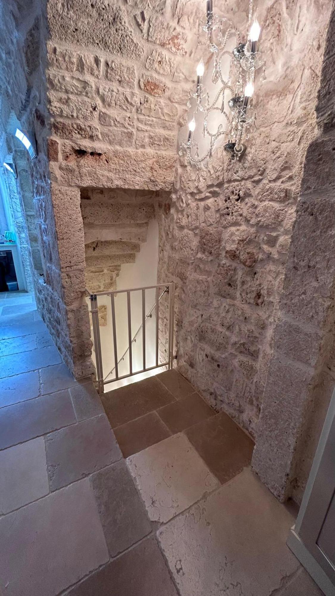 Dimora Lo Scrigno - Una Perla Nel Cuore Di Ostuni Bagian luar foto