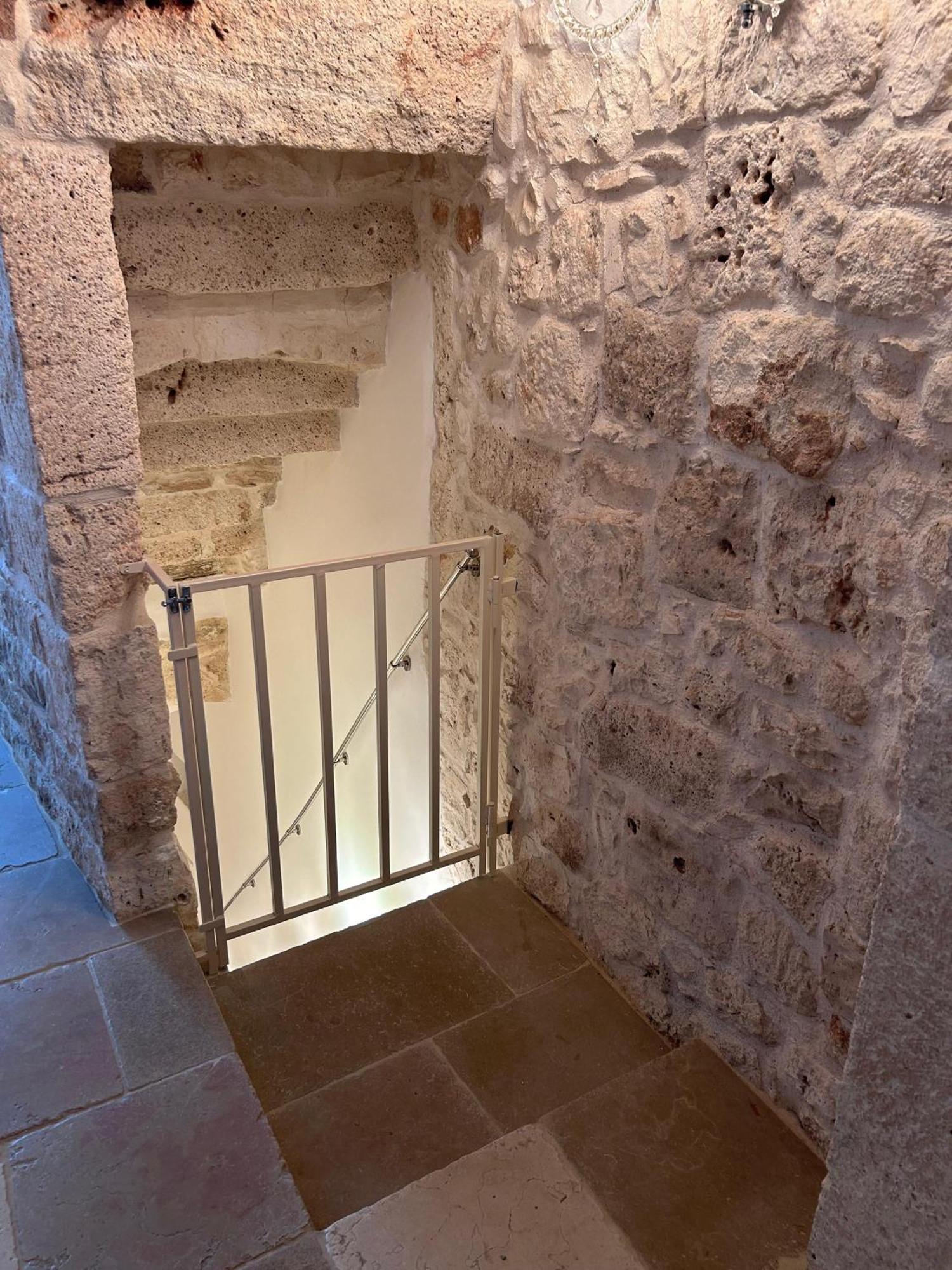 Dimora Lo Scrigno - Una Perla Nel Cuore Di Ostuni Bagian luar foto